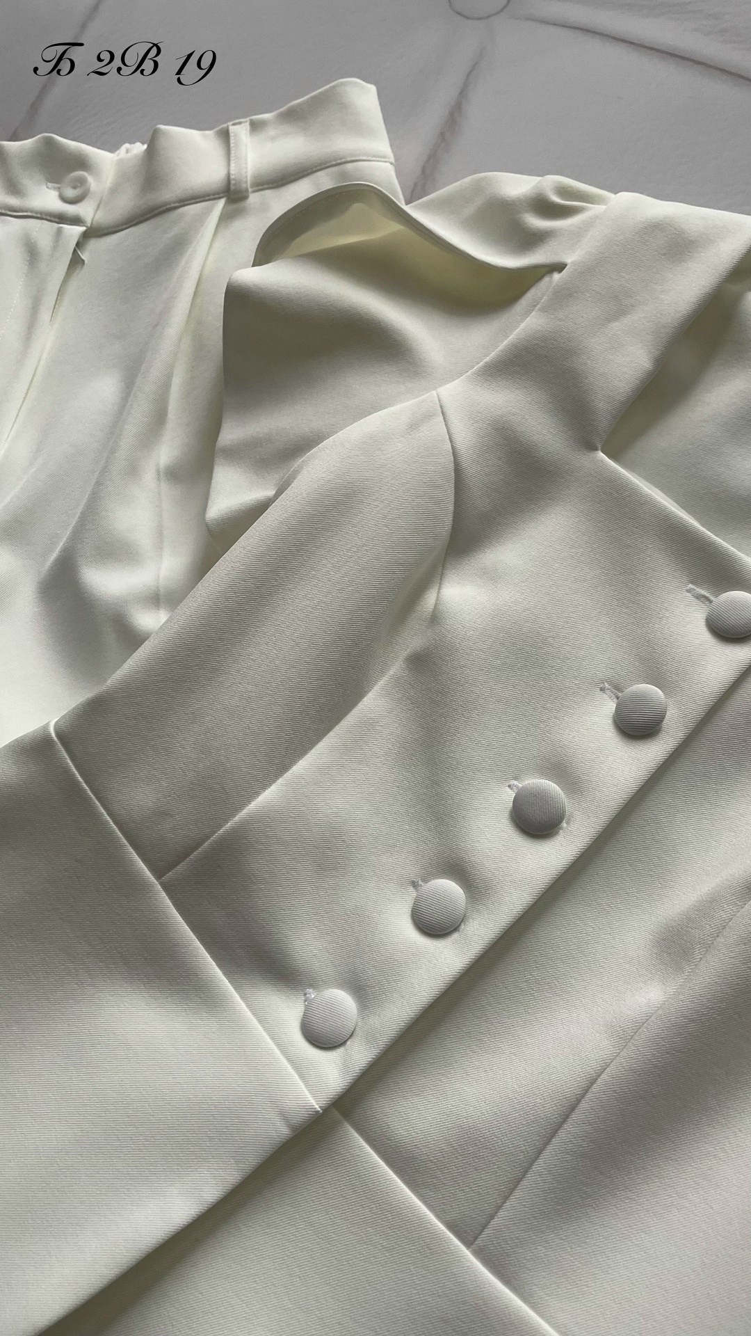 белый брючный костюм,брючный костюм,костюм,,женский костюм