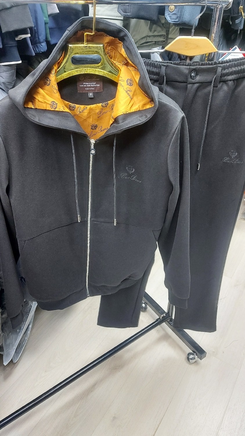 спортивные костюмы stefano ricci,спортивный костюм loro piana,спортивный костюм stefano ricci мужской,костюм stefano ricci зимний,костюм спортивный мужской