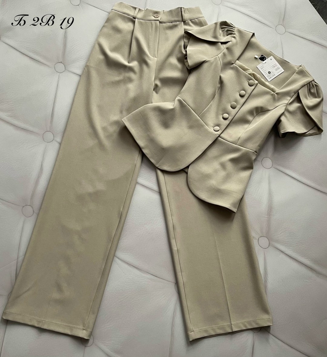 брюки из премиальной костюмной ткани в бежевом цвете,костюм женский брючный,костюм брючный,костюм двойка женский брючный,костюм