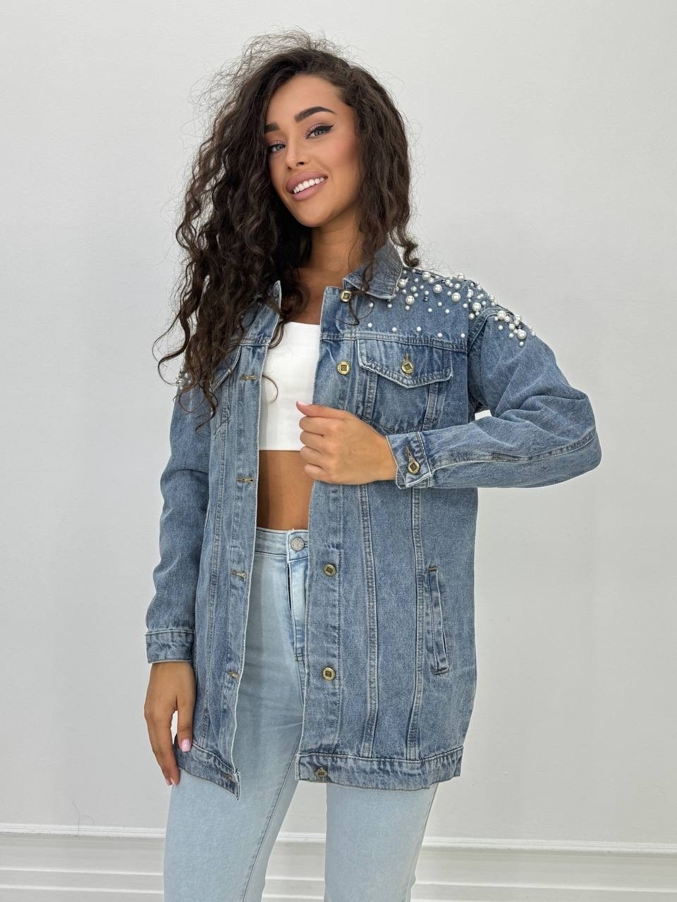 женская джинсовая куртка,джинсовая куртка,куртка джинсовая с бусинками,куртка джинсовая джинсовка,куртка джинсовая женская летняя