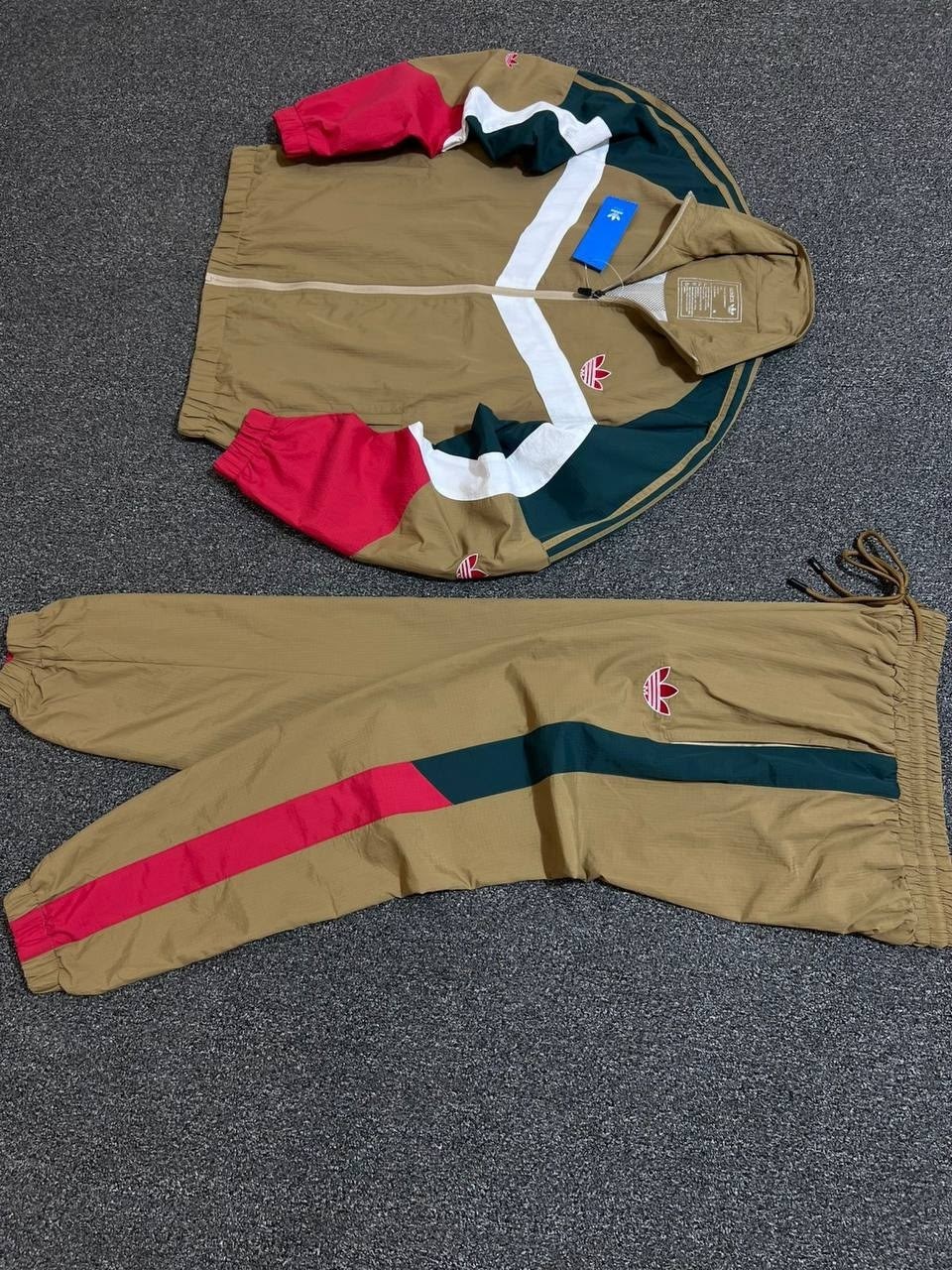 спортивный костюм adidas 90х,спортивный костюм adidas,спортивный костюм adidas винтажный,спортивный костюм adidas из 90-х,спортивные костюмы адидас