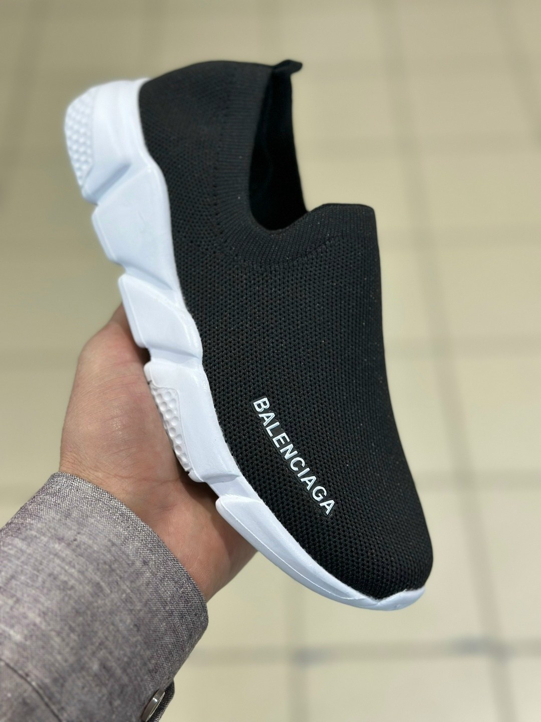 ,кроссовки balenciaga,слипоны баленсиага,женские кроссовки balenciaga,баленсиага кроссовки speed trainer