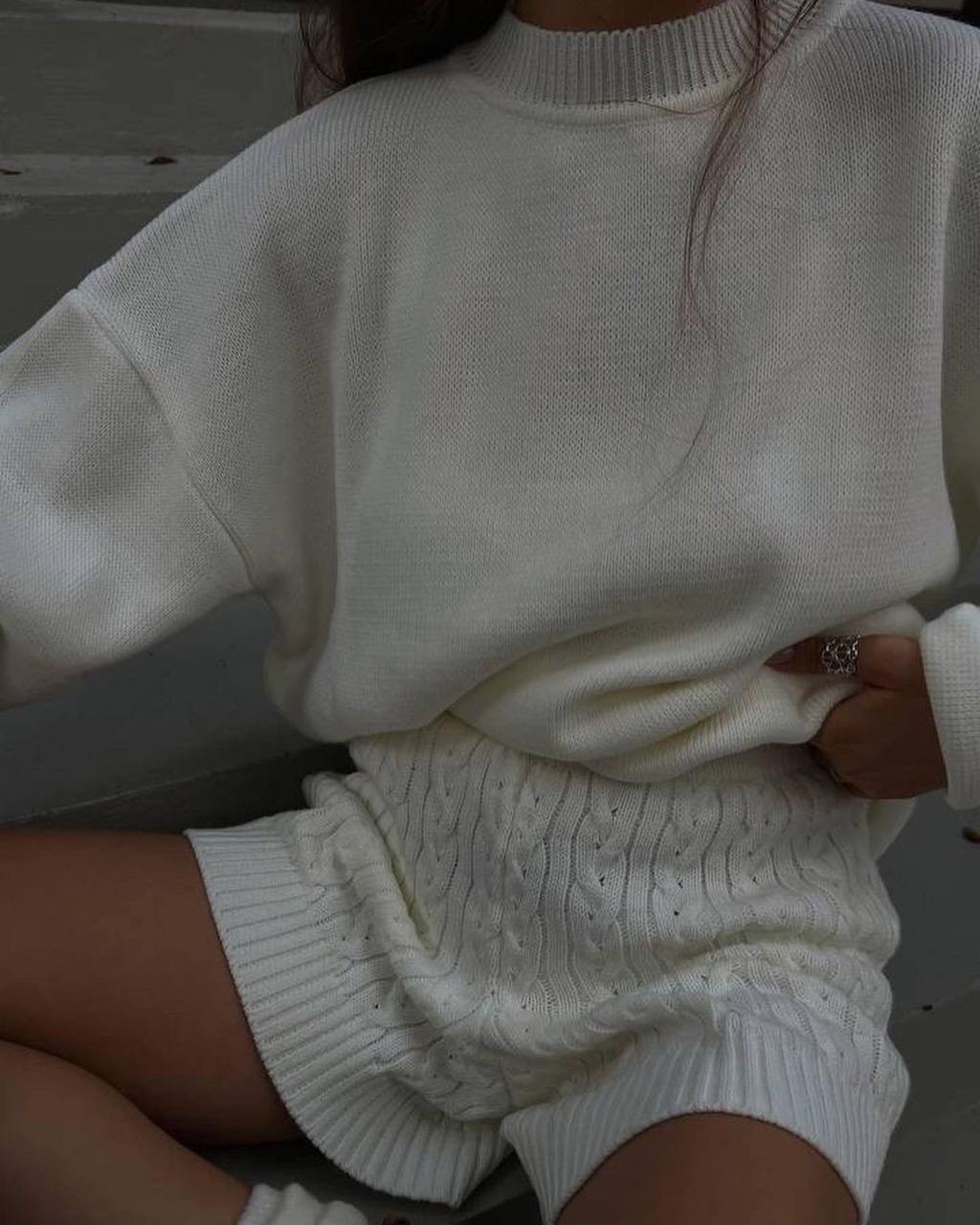 свитер и шорты вязаные,шорты вязаные,модные образы,вязаные костюмы,свитера вязаные