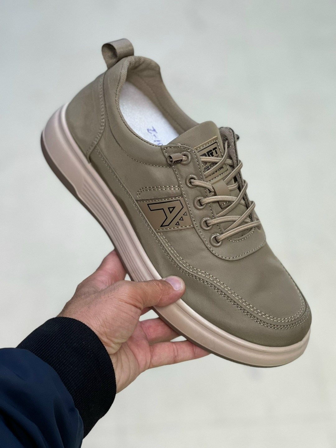 ,кроссовка мужской,мужские кроссовки,повседневная ,мужские повседневные кроссовки