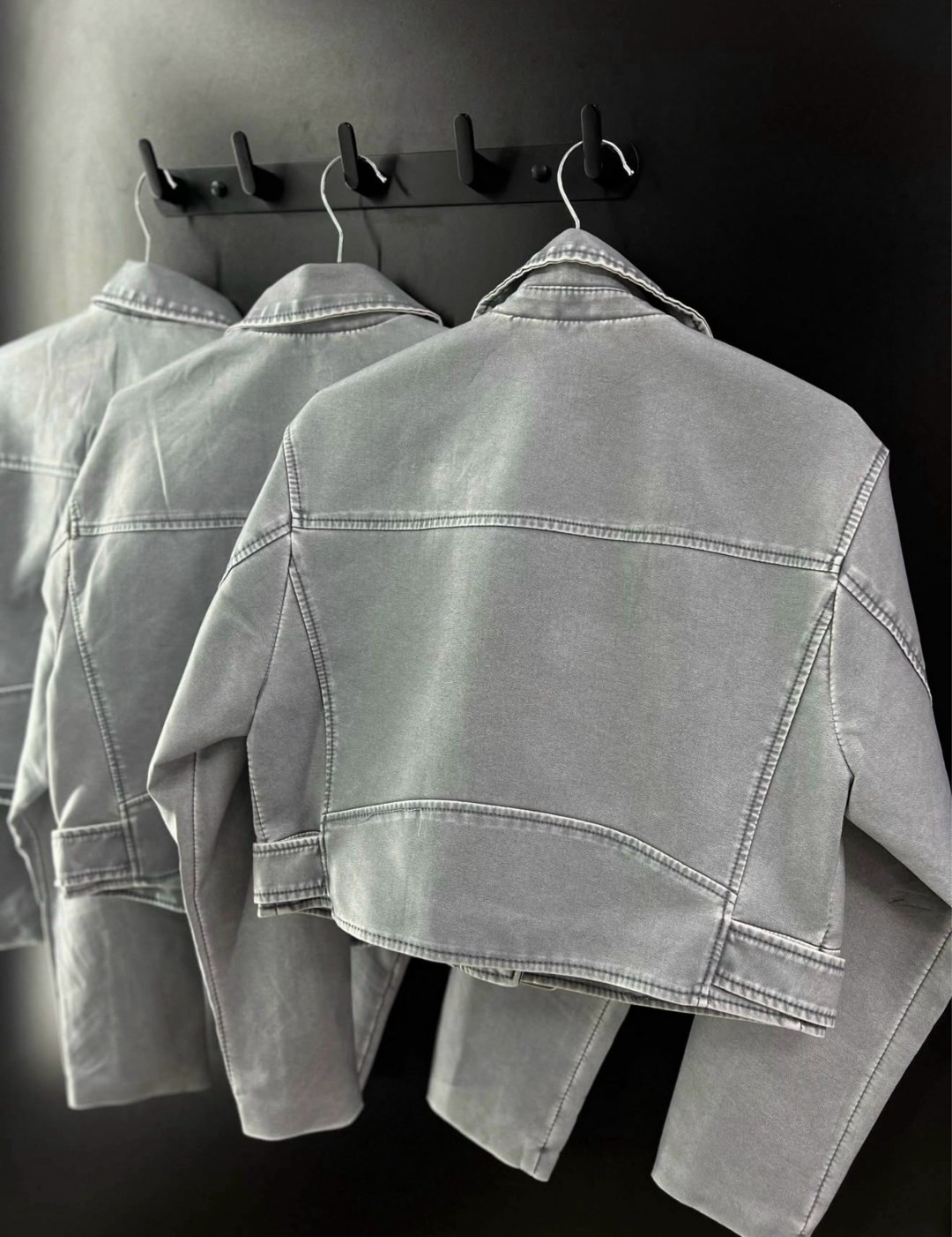 кожаная куртка косуха,куртка косуха,кожаная куртка,косуха женская,косуха винтажная кожаная куртка серая оверсайз mony