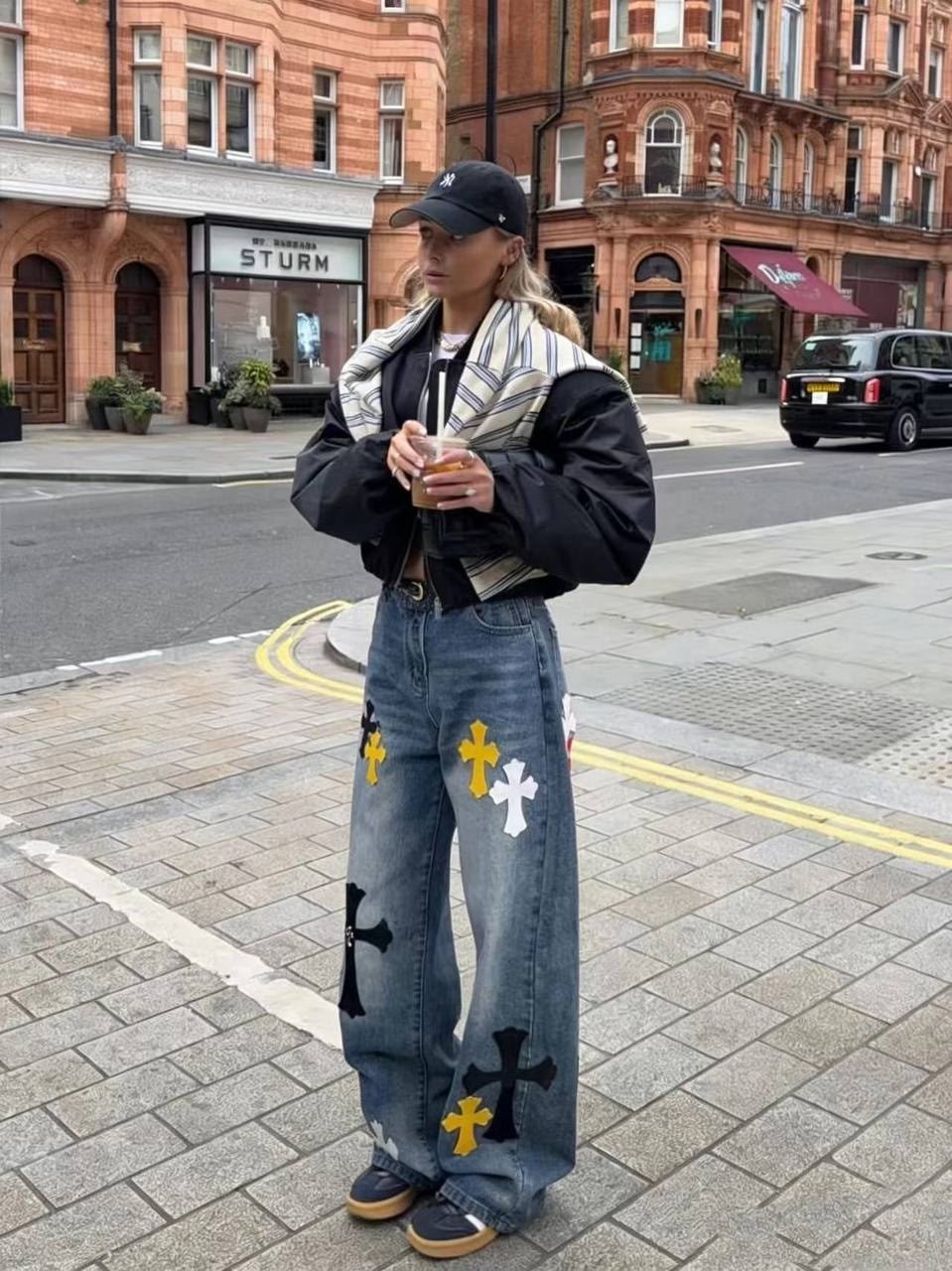 модные джинсы,модные брюки,одежда джинсы,джинсы со звездами,мода для девушек