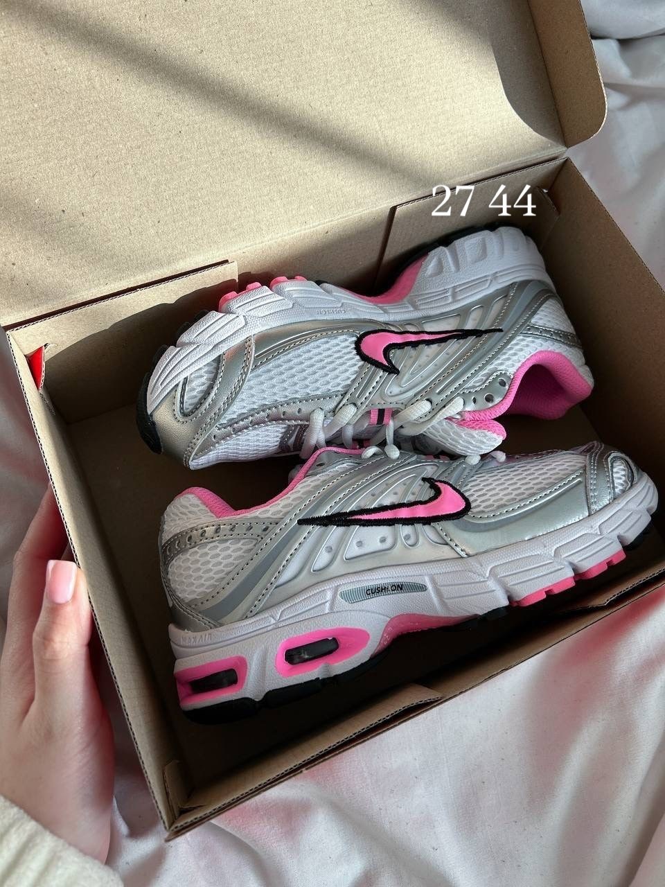 кроссовки nike,кроссовки nike zoom vomero 5,кроссовки,женские кроссовки nike,женские беговые кроссовки initiator от finish line nike белый