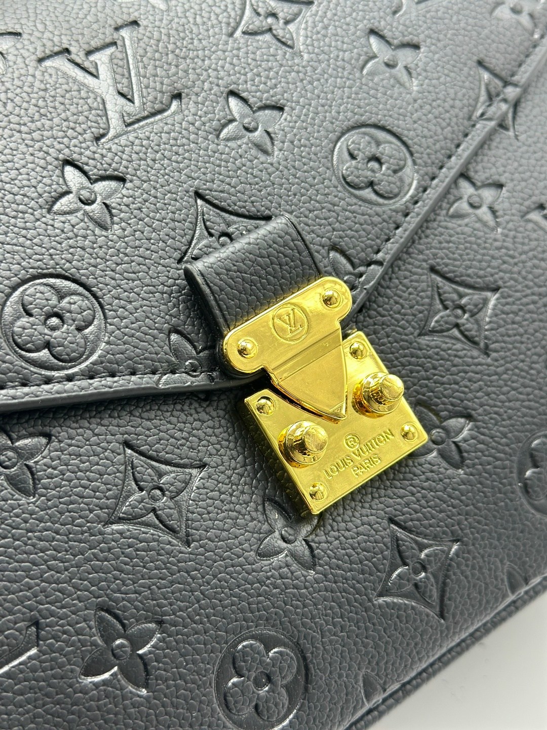 louis vuitton женская сумка,сумка louis vuitton,сумка louis vuitton pochette metis,louis vuitton pochette,louis vuitton pochette metis