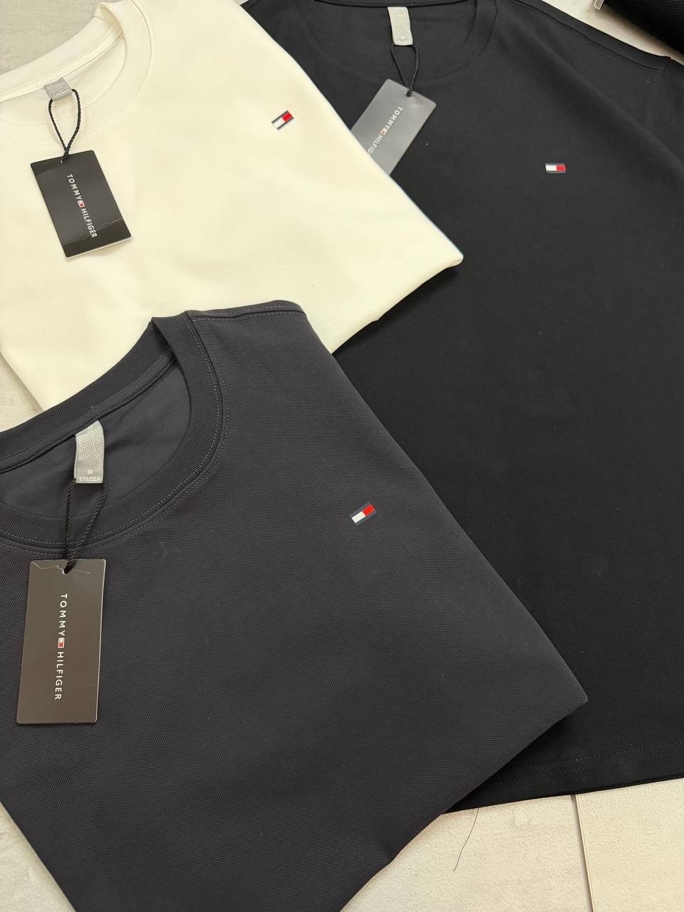 футболка мужская tommy hilfiger,белая футболка томми хилфигер,футболки tommy hilfiger,футболки для мужчин,футболка мужская