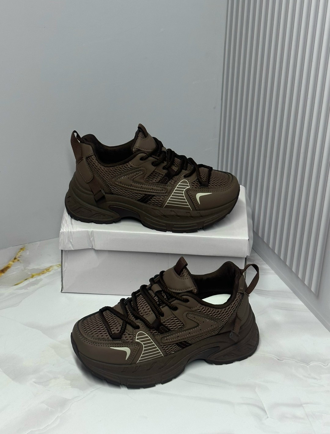 ,женские кроссовки,массивные кроссовки,кроссовки для женщин,повседневные кроссовки