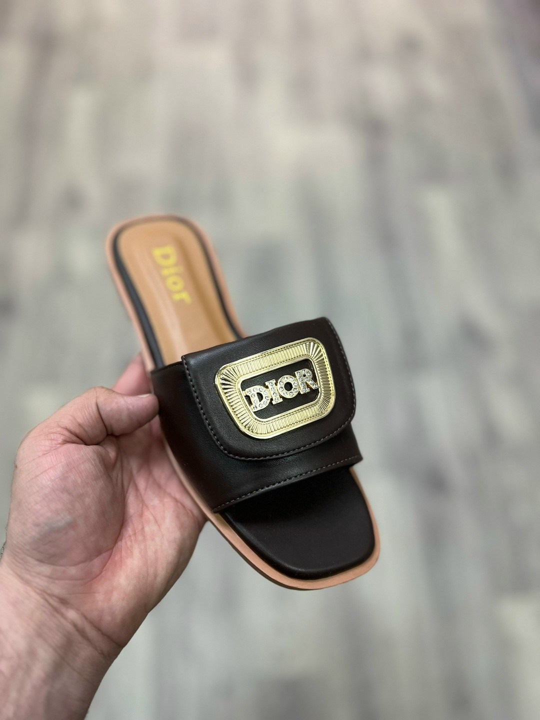 шлепанцы женские,шлепки кристиан диор женские,модные шлепанцы,шлепки диор,