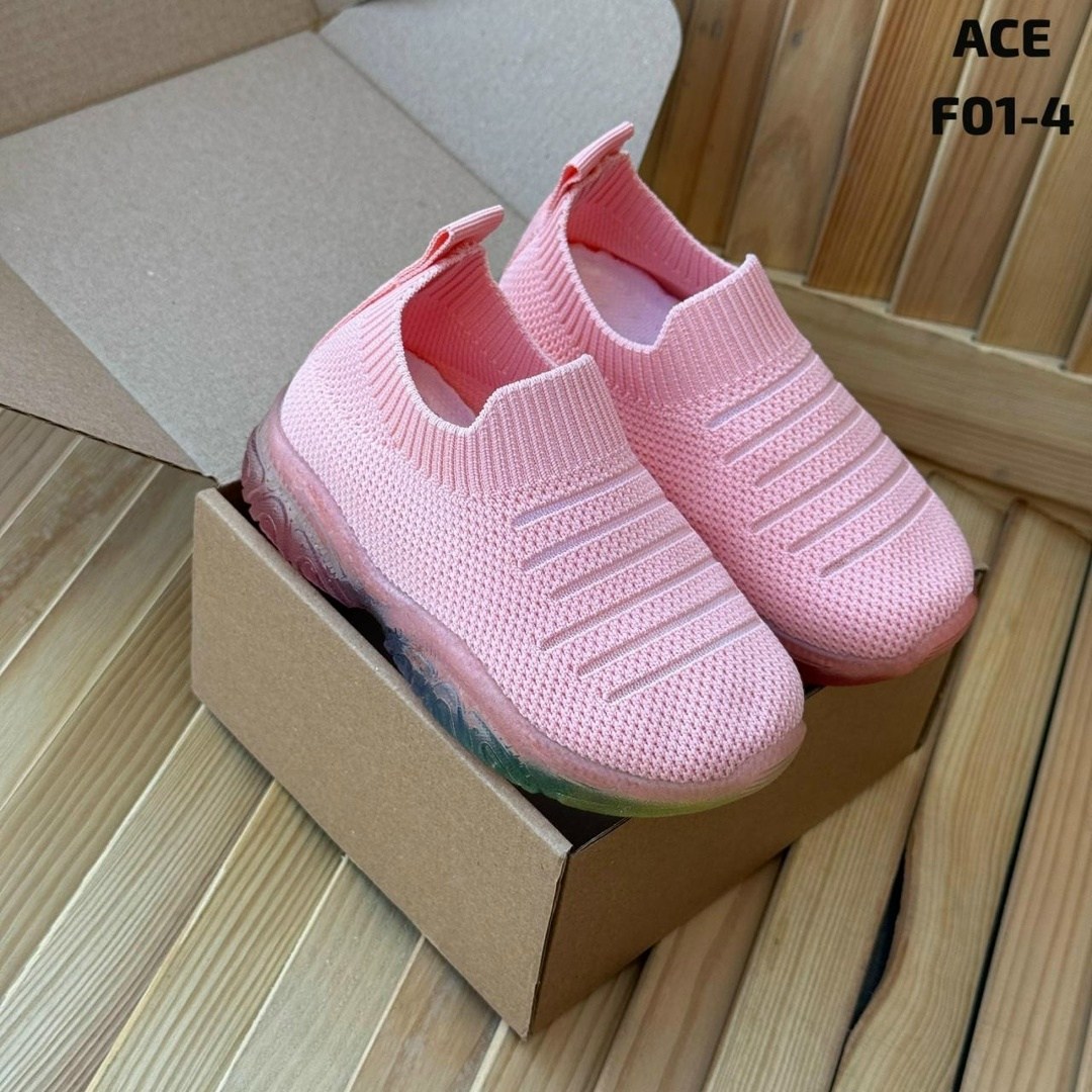 ,детские кроссовки,кроссовки модные детские,кроссовки для малыша,спортивная