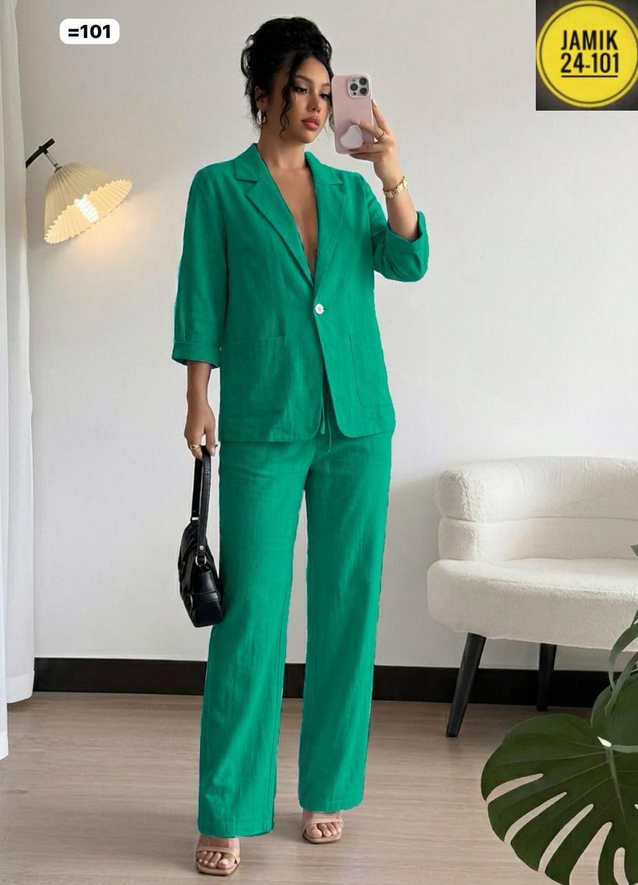 бежевый брючный костюм,женские брючные костюмы,брючный костюм классический женский,брючный костюм классический,костюм классический