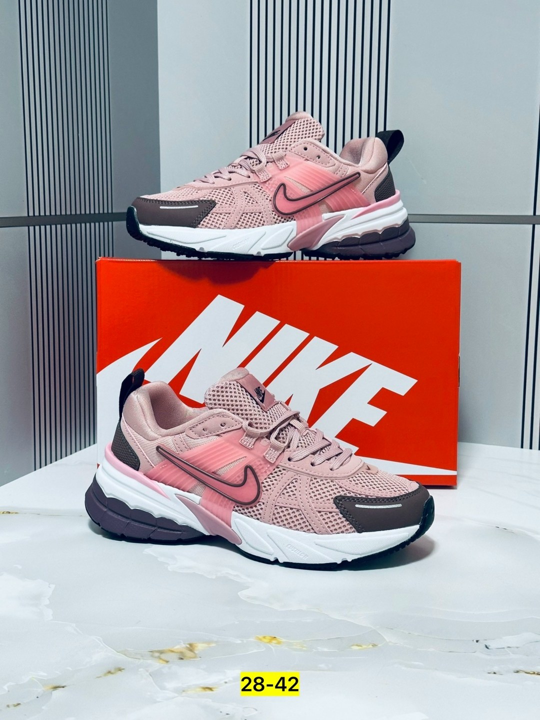 кроссовки,женские кроссовки,кроссовки nike,кроссовки nike женские,спортивная