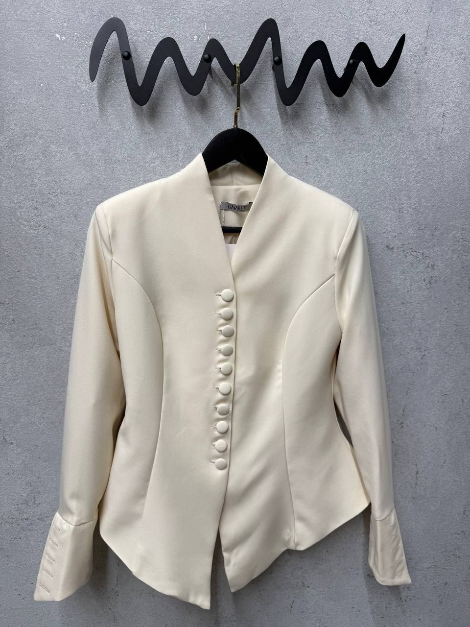 жакет с баской,жакет приталенный,женские жакеты,жакет,приталенный пиджак