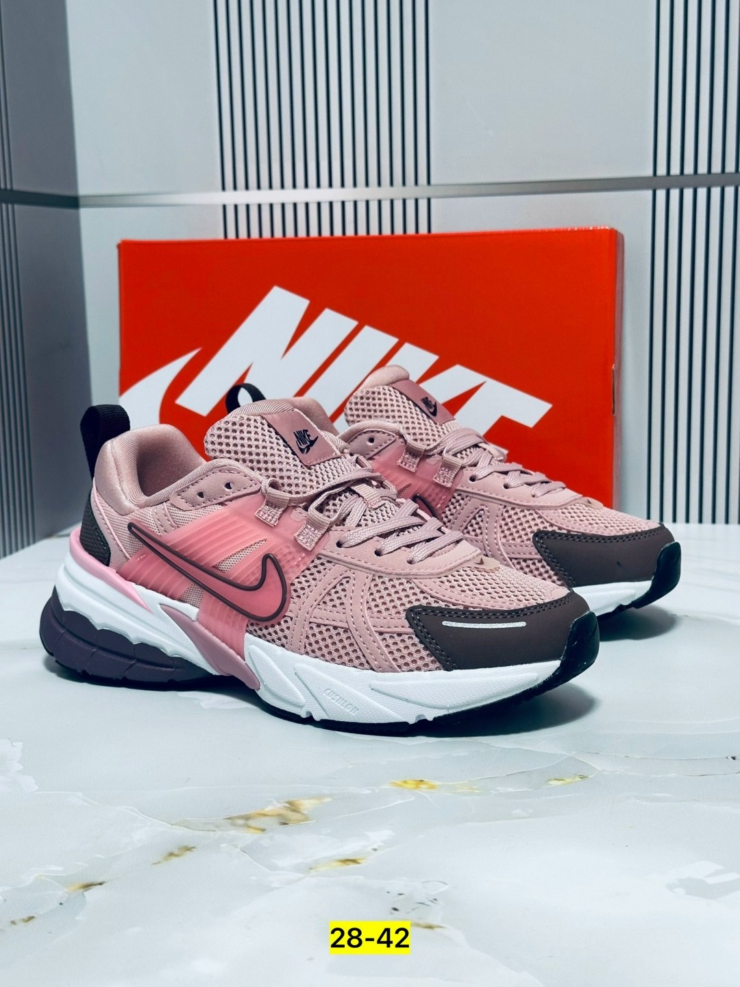 кроссовки,женские кроссовки,кроссовки nike,кроссовки nike женские,спортивная