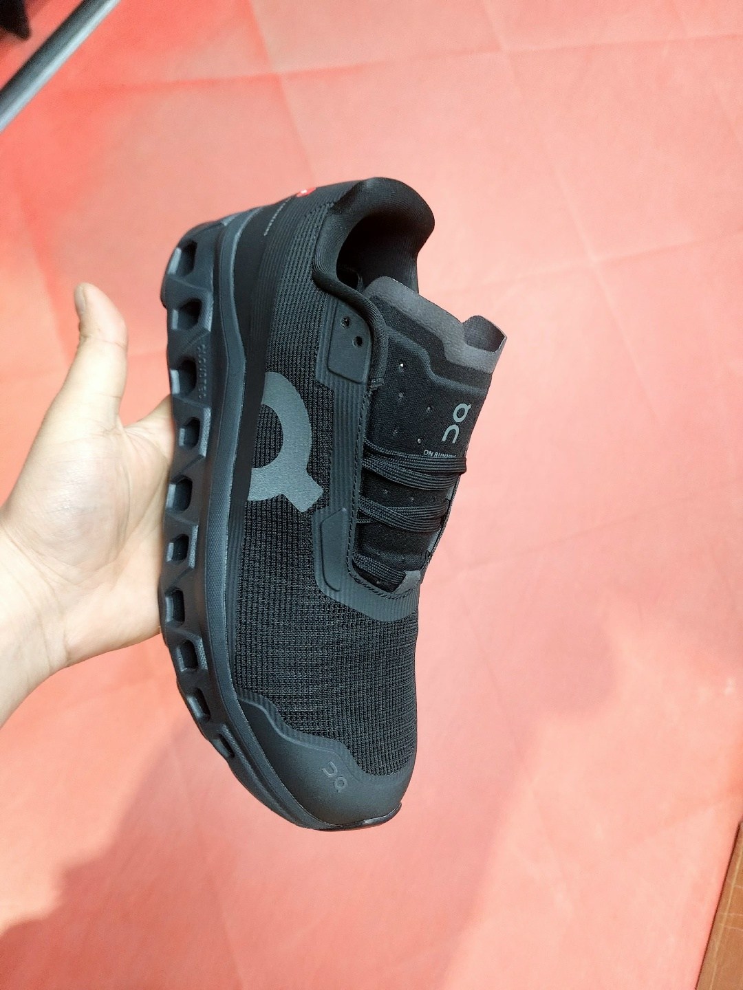 кроссовки on cloudmonster белый,кроссовки,кроссовки on,беговые кроссовки,спортивная