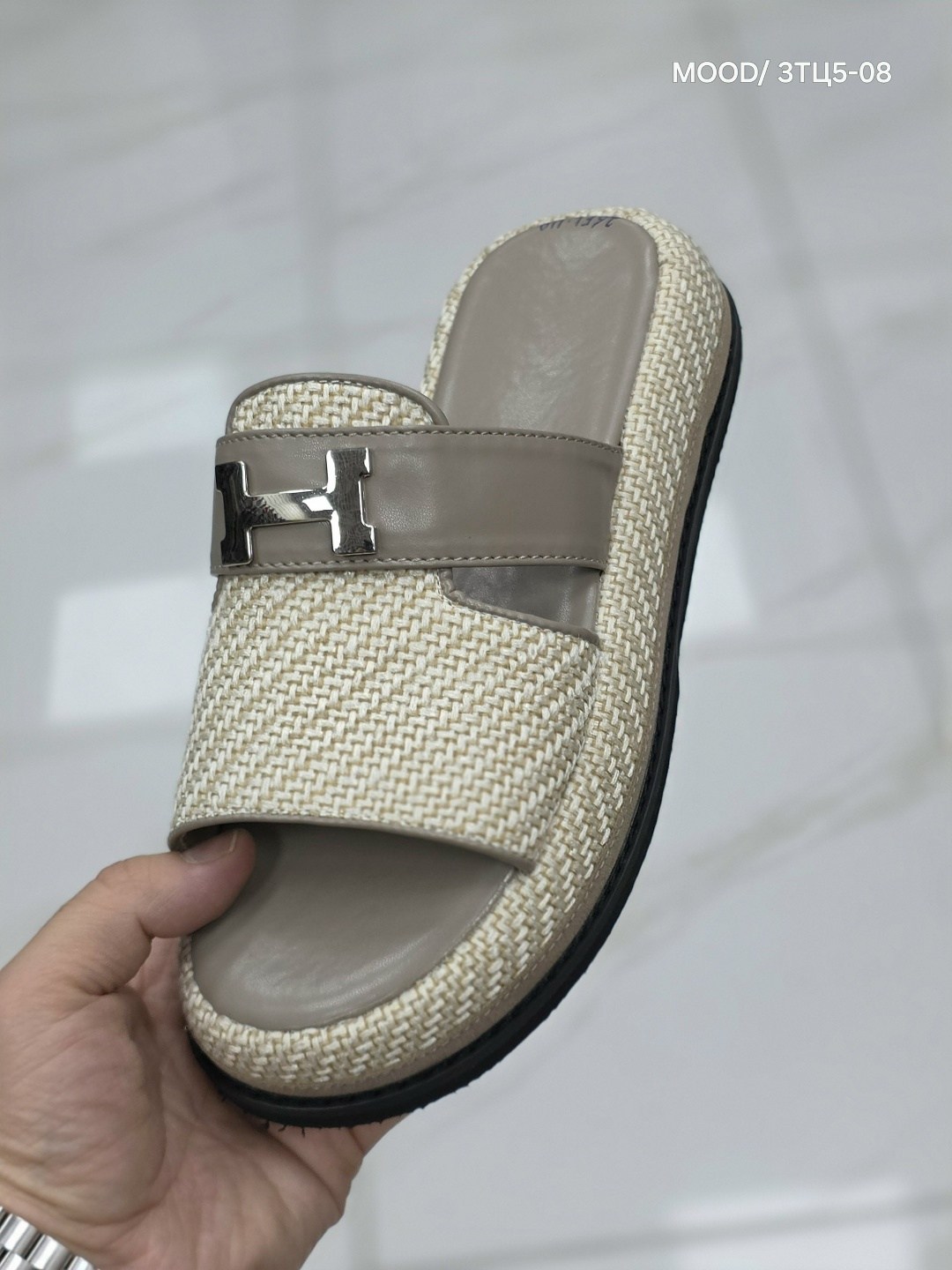 ,шлепанцы женские,модные тапочки,сандалии модные,женские шлепки