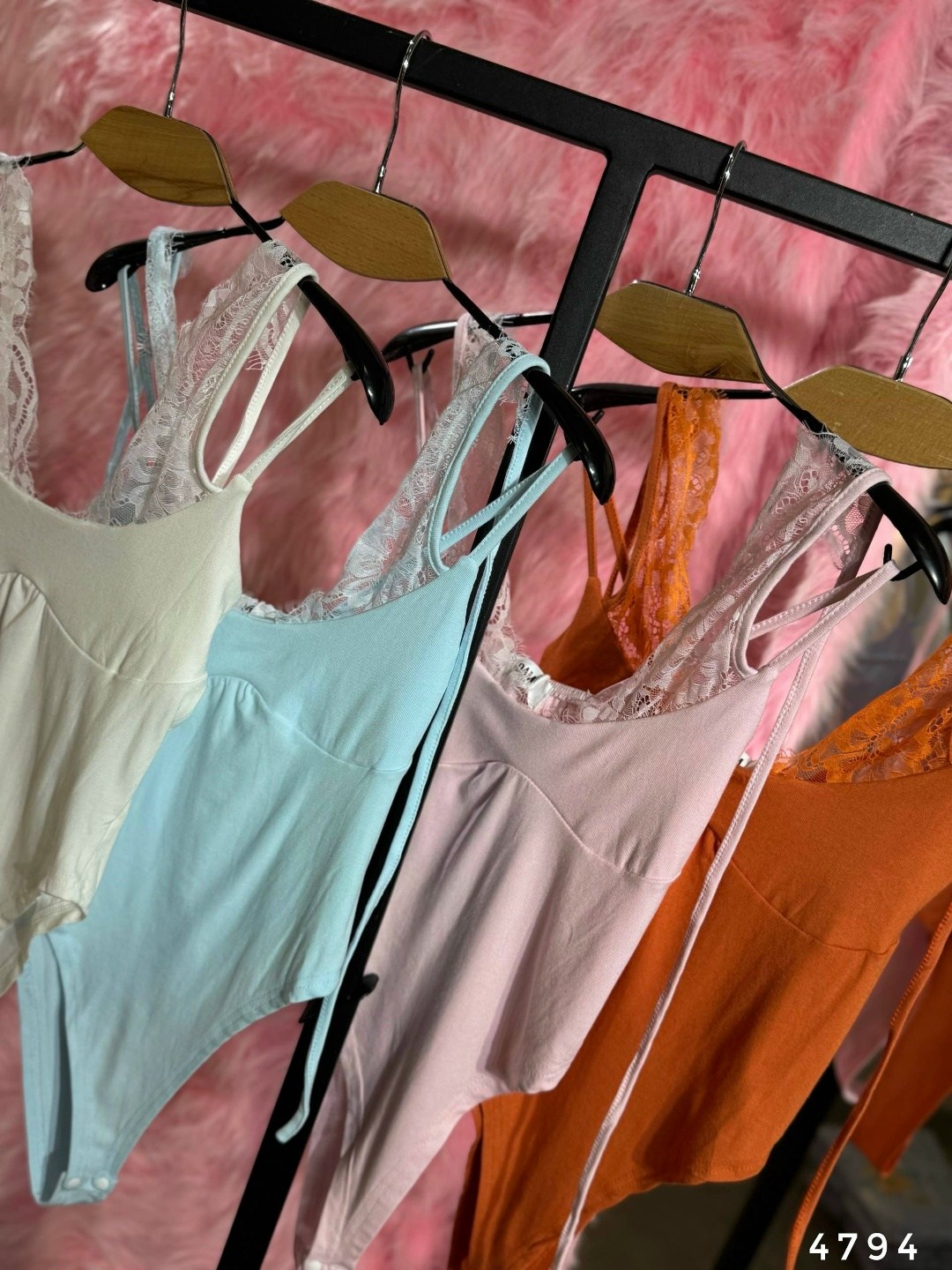 модные наряды,женские наряды,стильные наряды,,модные брюки