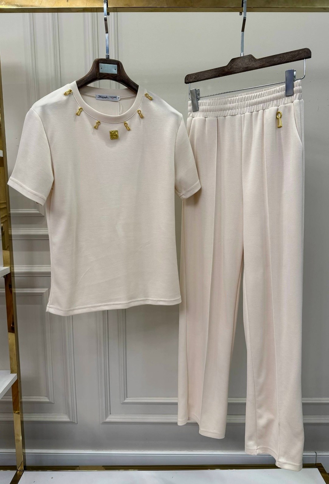 костюм с брюками,костюм бежевый,женский костюм,трикотажный костюм,костюм с брюками трикотажный