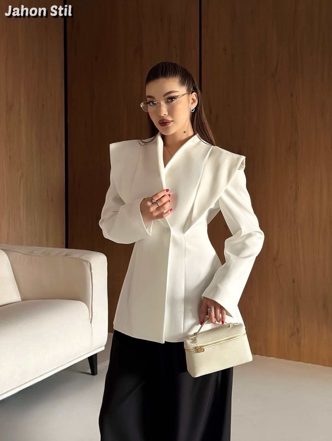 жакет,пиджак приталенный,стильные женские костюмы,белые костюмы,пиджак женский