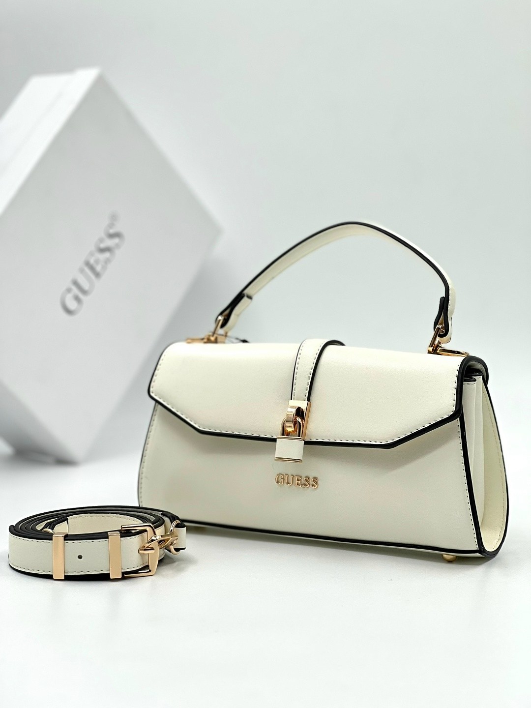 сумка guess белая,сумка женская guess,сумка guess,сумка на плечо guess,сумка guess кросс боди