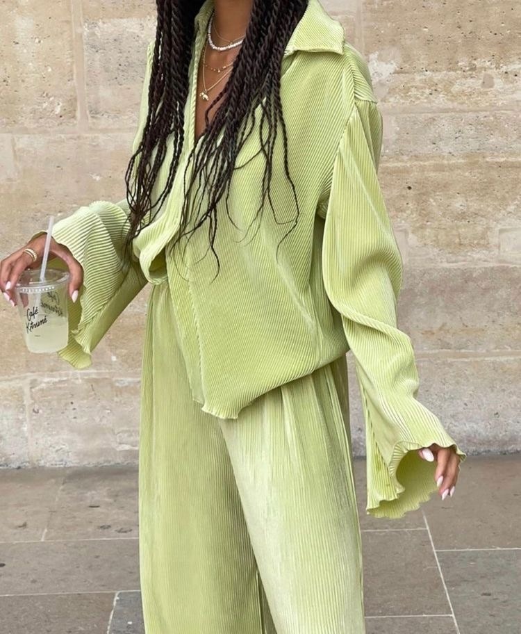 стильная одежда,плиссированный костюм,стильные наряды,мода модная