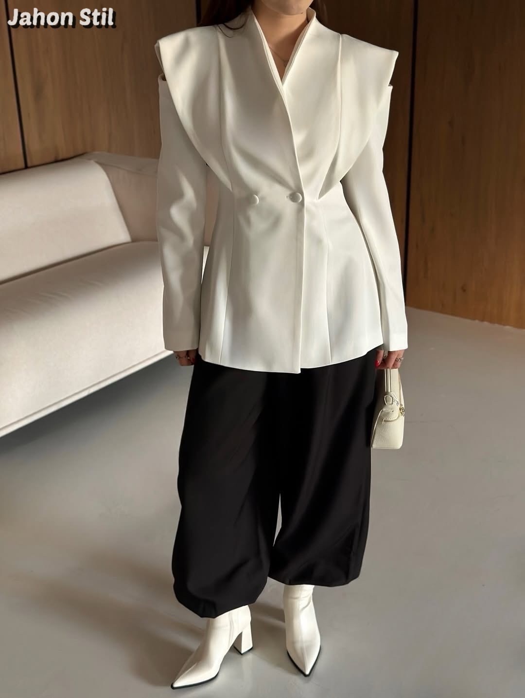 жакет,пиджак приталенный,стильные женские костюмы,белые костюмы,пиджак женский