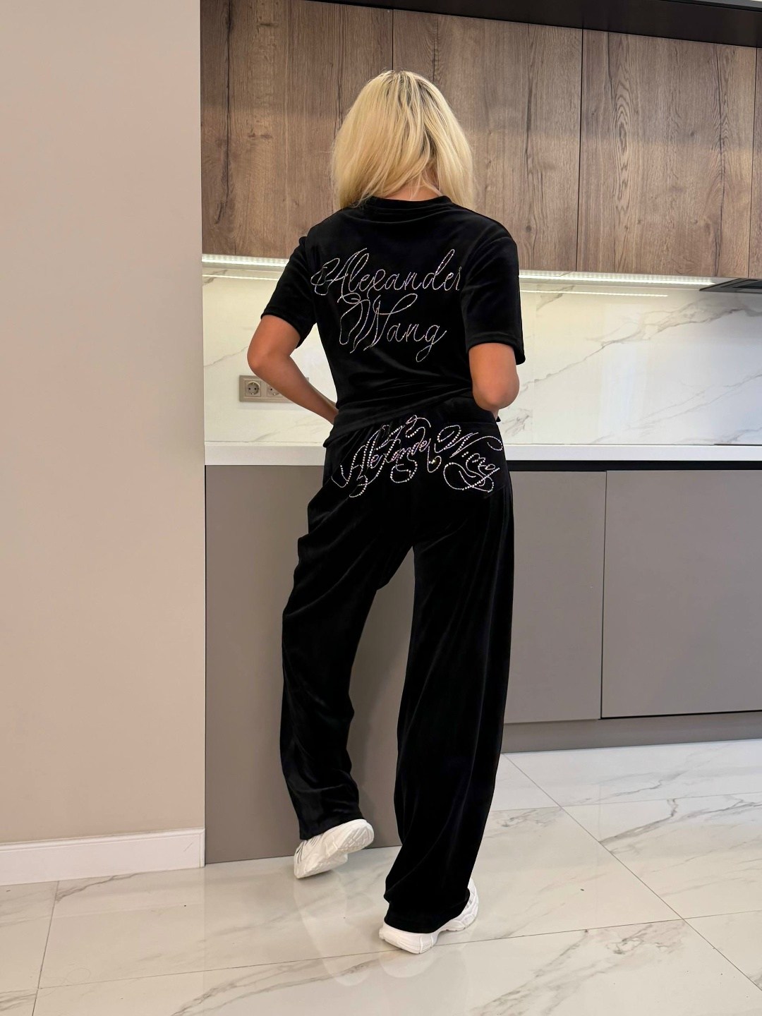 велюровый костюм женский,велюровый костюм,костюм из велюра,спортивный велюровый костюм,велюровый костюм со стразами