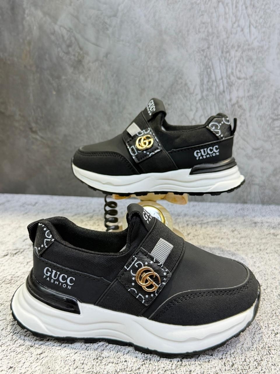 ,женские кроссовки,кроссовки модные,стильные кроссовки,бежевые кроссовки