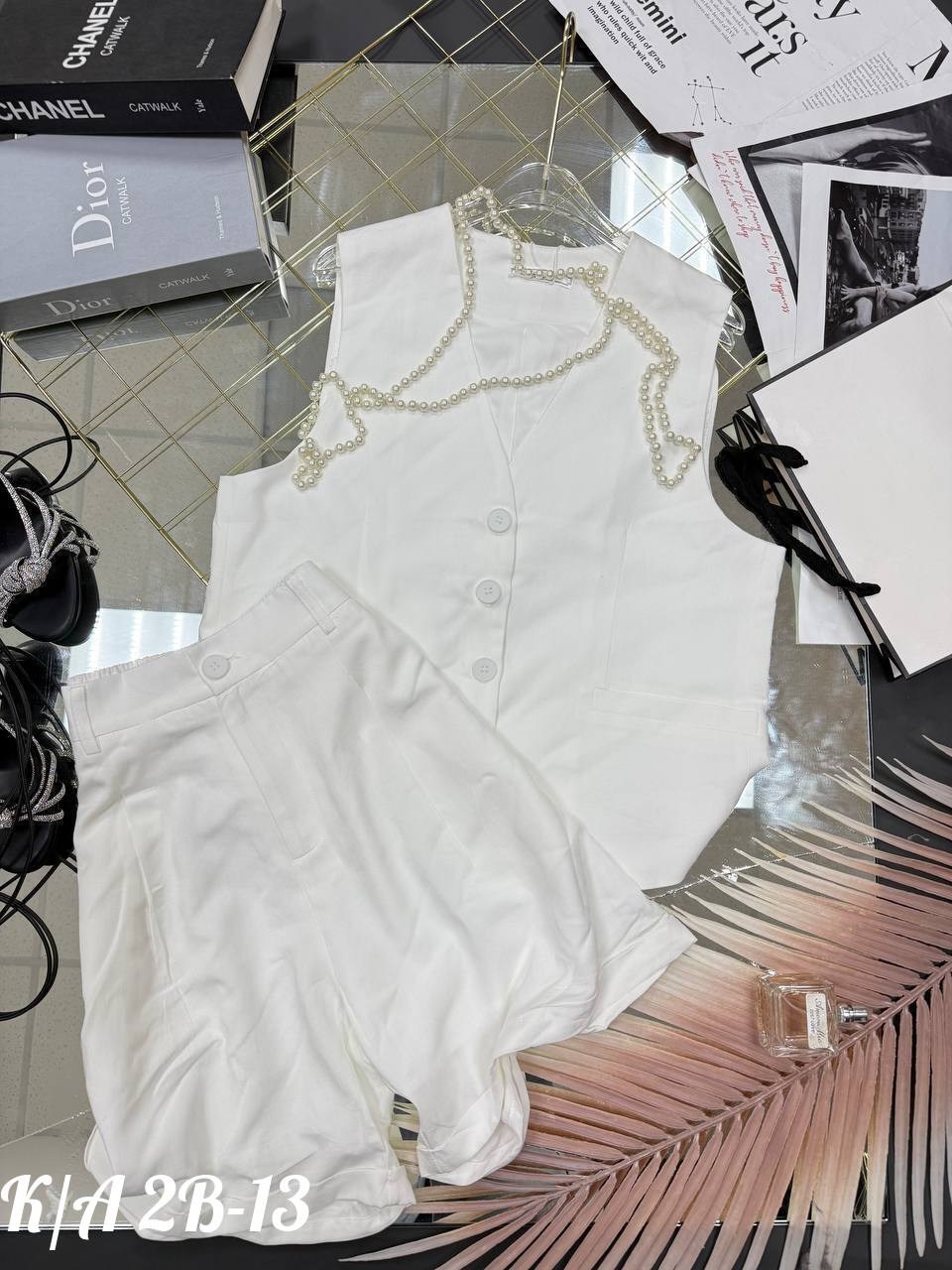 женские жилеты,белая одежда,жилет классический,женский костюм с шортами