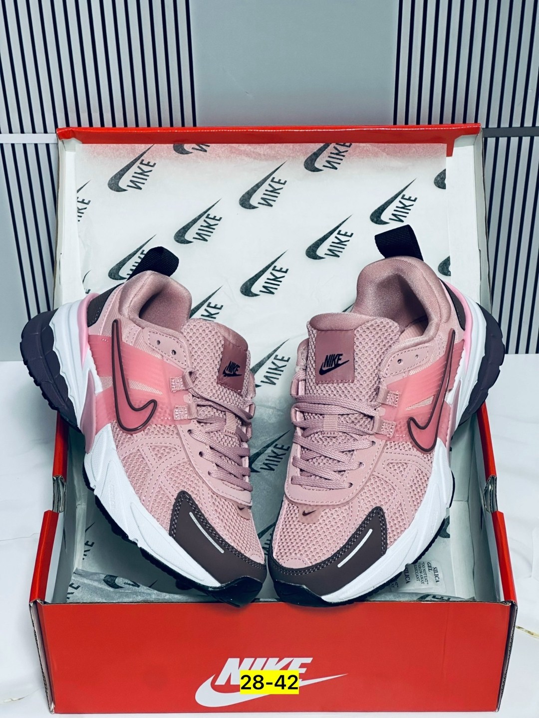 кроссовки,женские кроссовки,кроссовки nike,кроссовки nike женские,спортивная