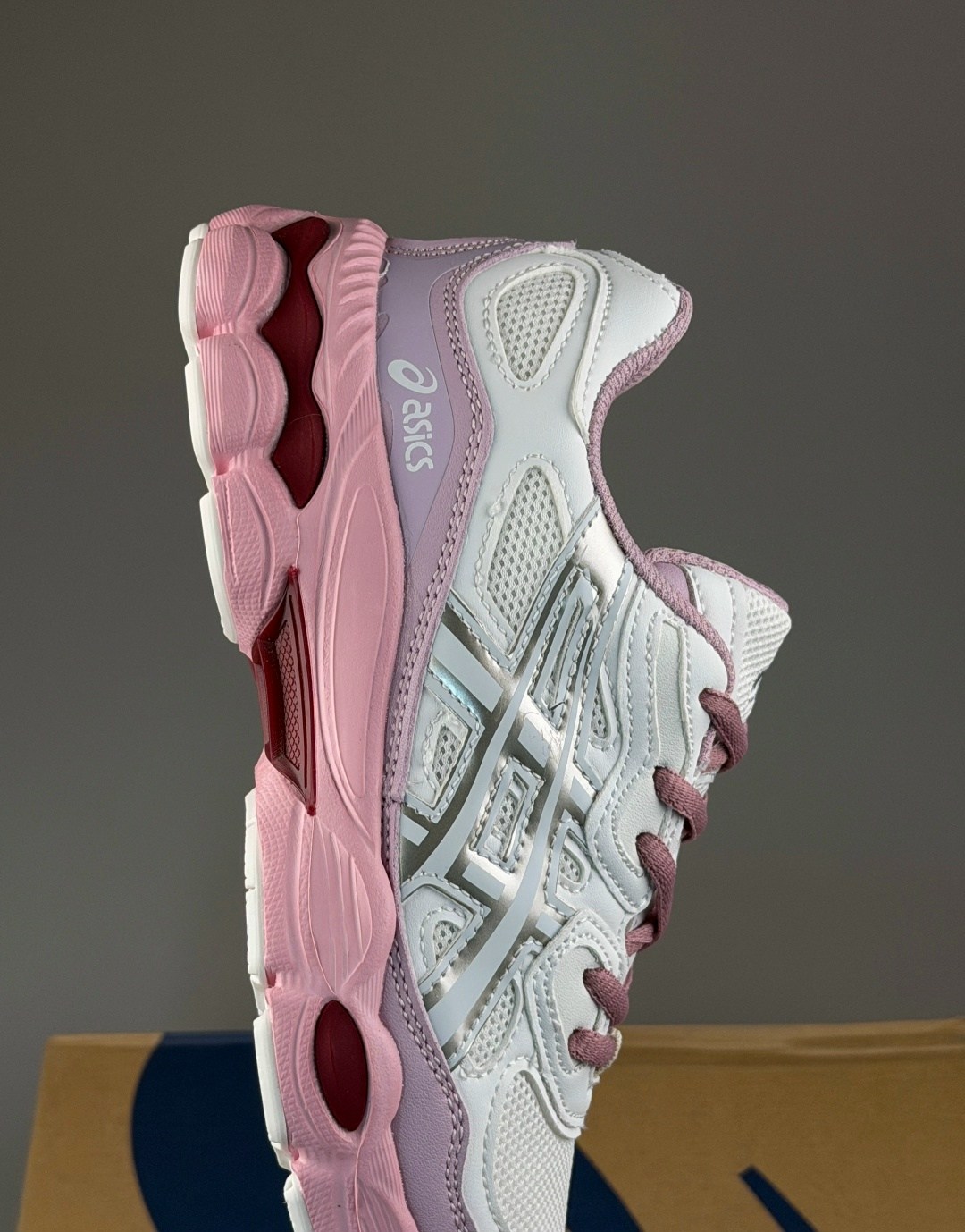 женские кроссовки asics,кроссовки asics gel nyc,кроссовки asics,женские кроссовки,кроссовки asics gel