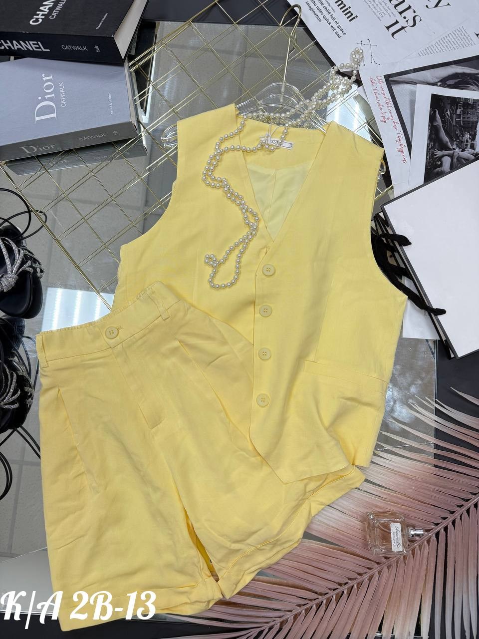 женские жилеты,белая одежда,жилет классический,женский костюм с шортами