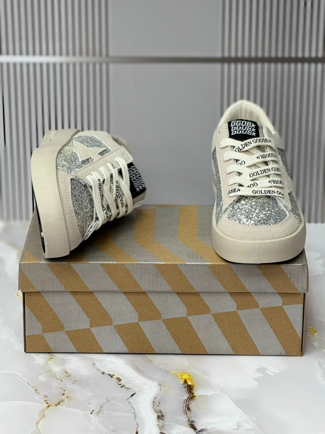 ,golden goose кеды hi star с блестками белый,golden goose hi star glitter sneakers,golden goose silver glitter hi star sneakers,кеды golden goose женские