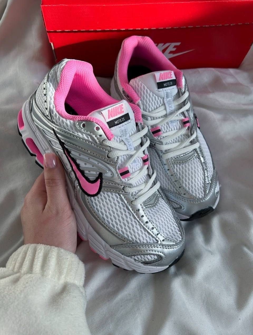 кроссовки nike,кроссовки nike zoom vomero 5,кроссовки,женские кроссовки nike,женские беговые кроссовки initiator от finish line nike белый