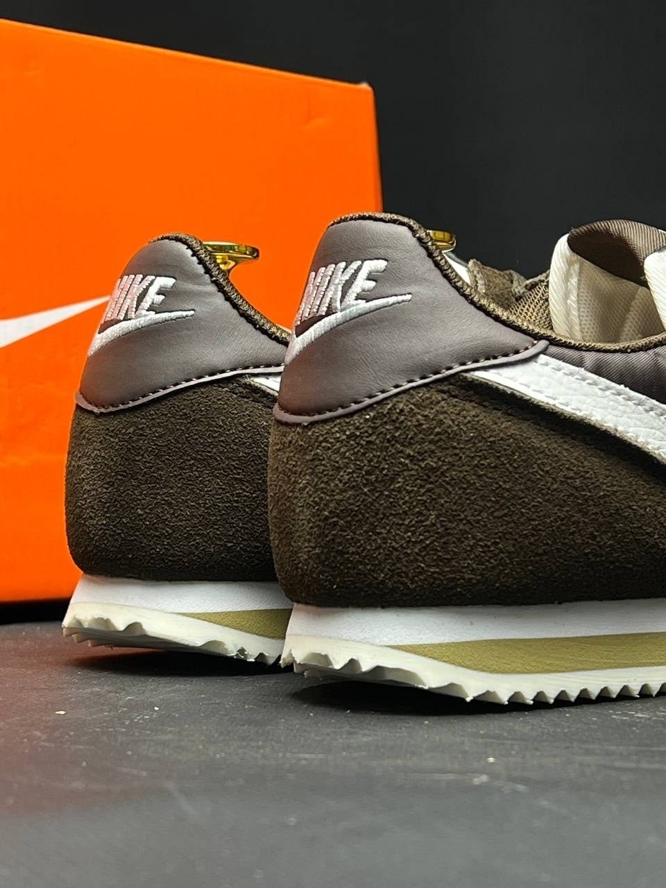 кроссовки nike classic cortez,кроссовки nike classic cortez leather,кроссовки cortez nike,кроссовки мужские nike cortez,кроссовки cortez nike коричневый