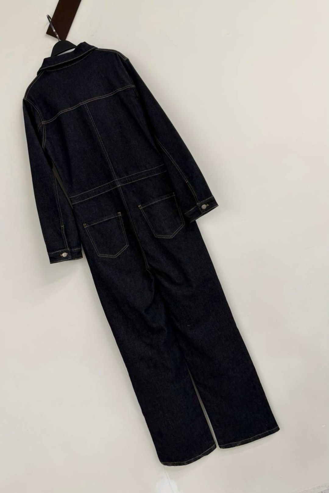 джинсовая платье,платье-рубашка джинсовое с карманами emme marella,джинсовые комбинезоны,женское джинсовое платье,платье миди джинсовое