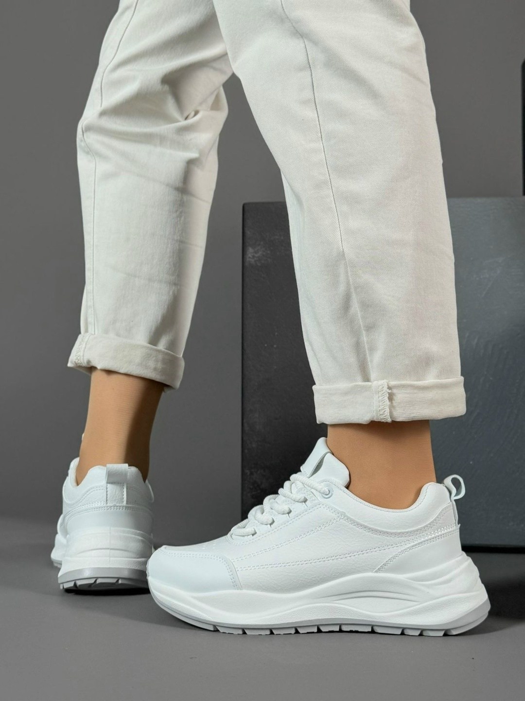 кроссовки женскиe,белые женские кроссовки,кроссовки белая,кроссовки женские закрытые,