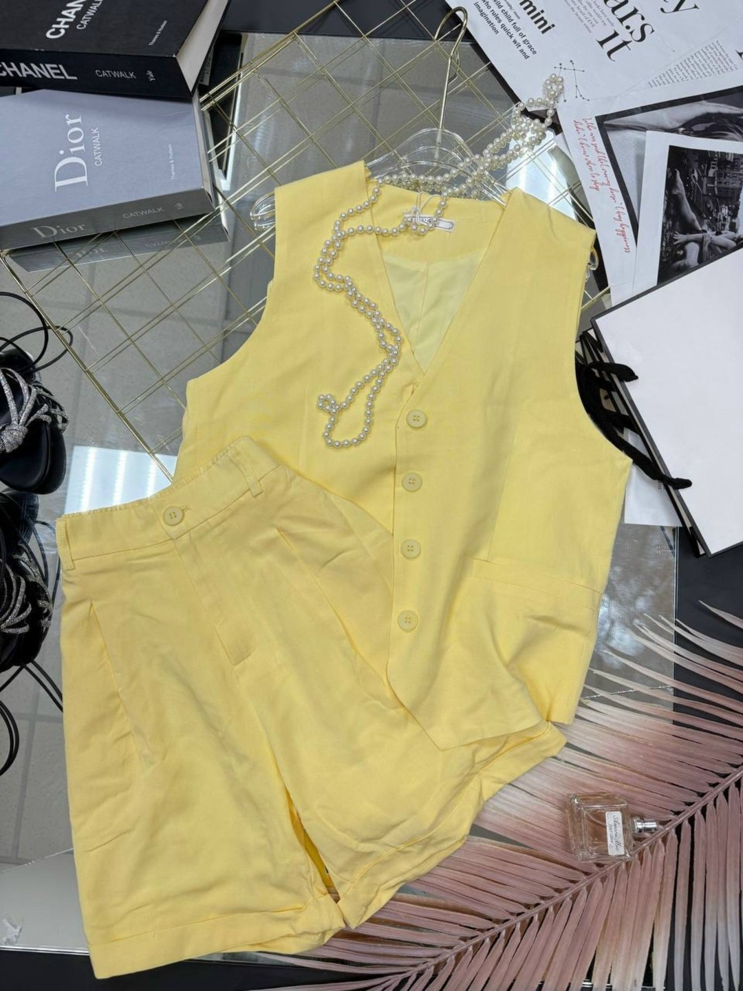 летние костюмы,женские летние костюмы,костюм жилет,костюм шорты и жилет,комплект из жилета