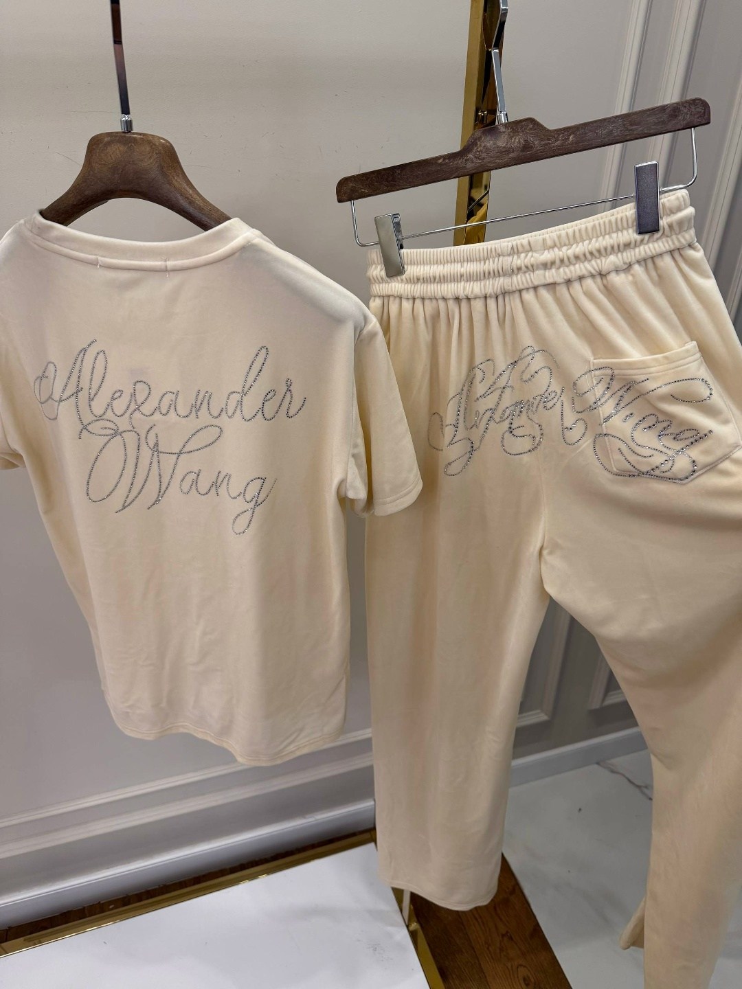 велюровый костюм женский,велюровый костюм,костюм из велюра,спортивный велюровый костюм,велюровый костюм со стразами