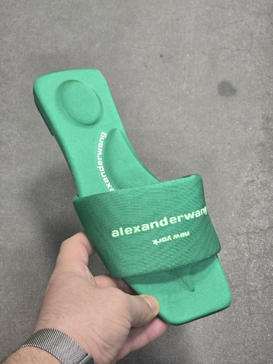 женские шлепанцы,,босоножки шлепанцы,модные тапочки,модные сандалии