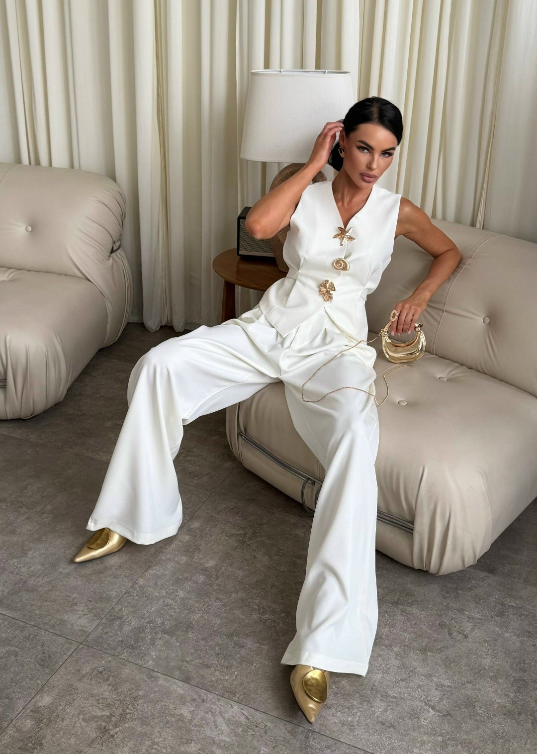 белый брючный костюм,женский костюм,женский брючный костюм,белый костюм,костюм молочный