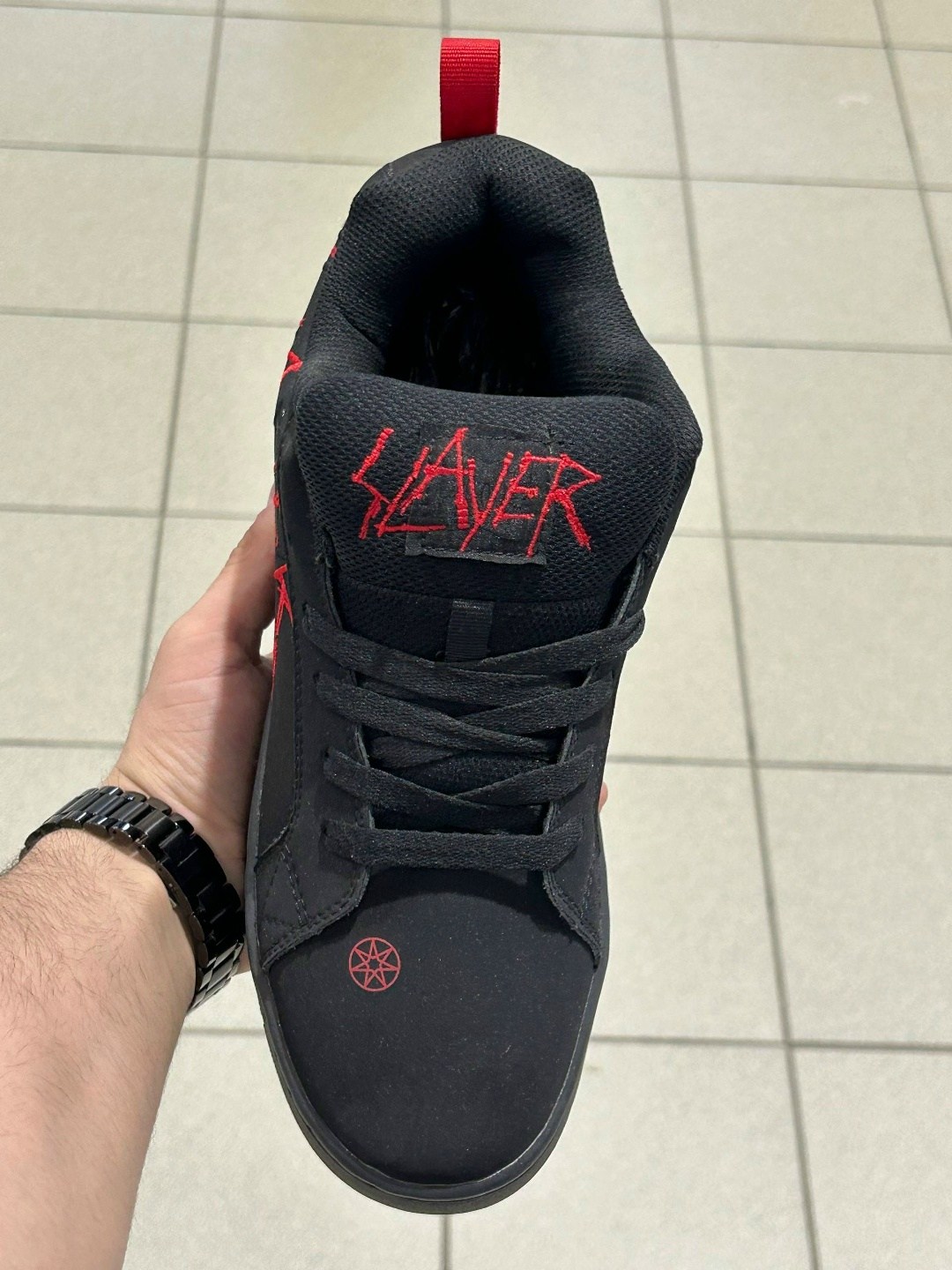кроссовки slayer,кроссовки slayer court graffik dc shoes,кроссовки dc shoes court graffik,кроссовки dc slayer court graffik,dc x slayer ct graffik shoes black black red