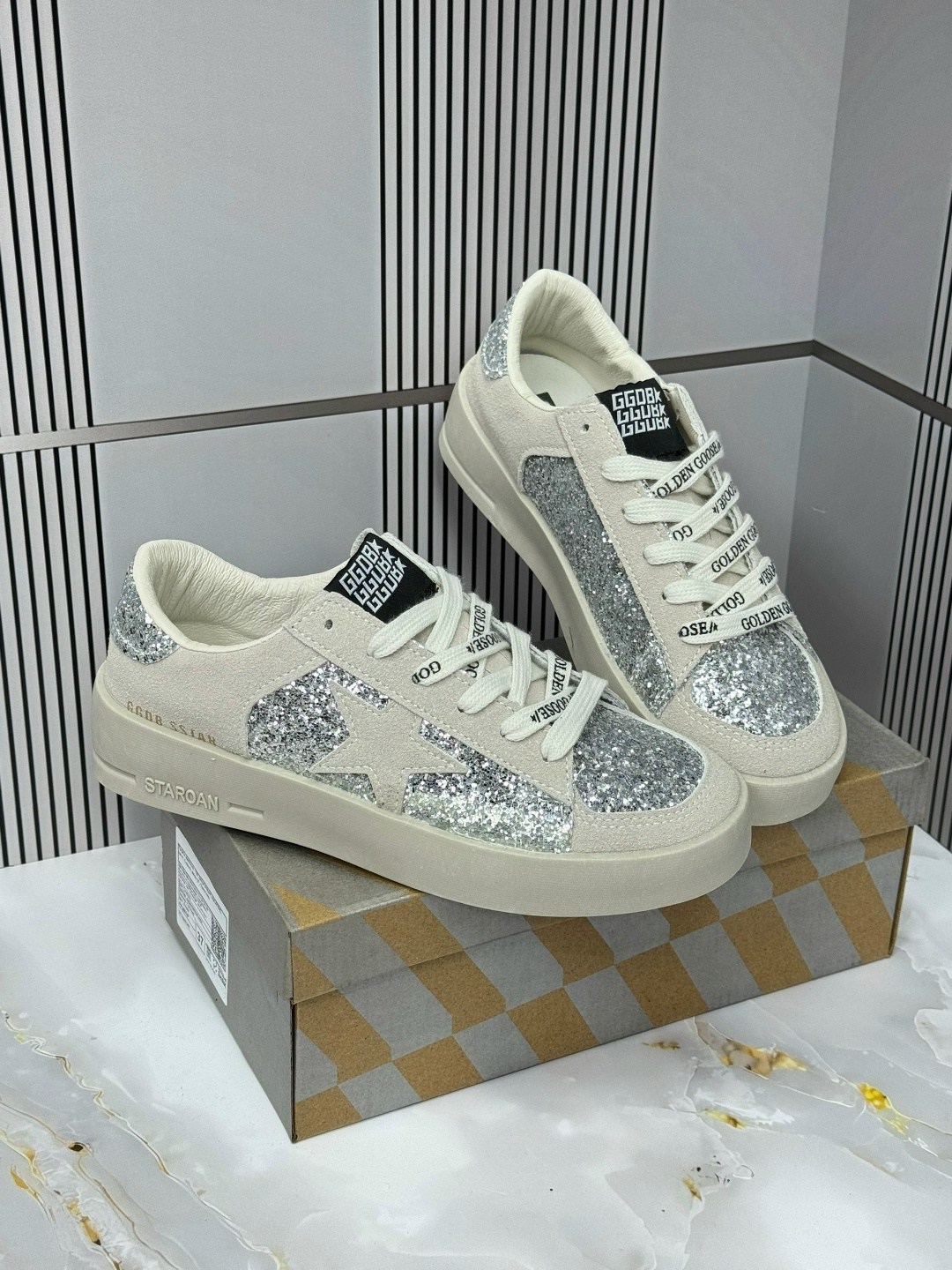 ,golden goose кеды hi star с блестками белый,golden goose hi star glitter sneakers,golden goose silver glitter hi star sneakers,кеды golden goose женские