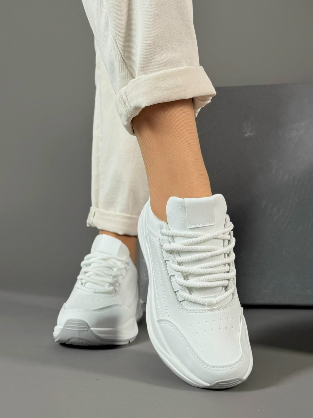 кроссовки женскиe,белые женские кроссовки,кроссовки белая,кроссовки женские закрытые,