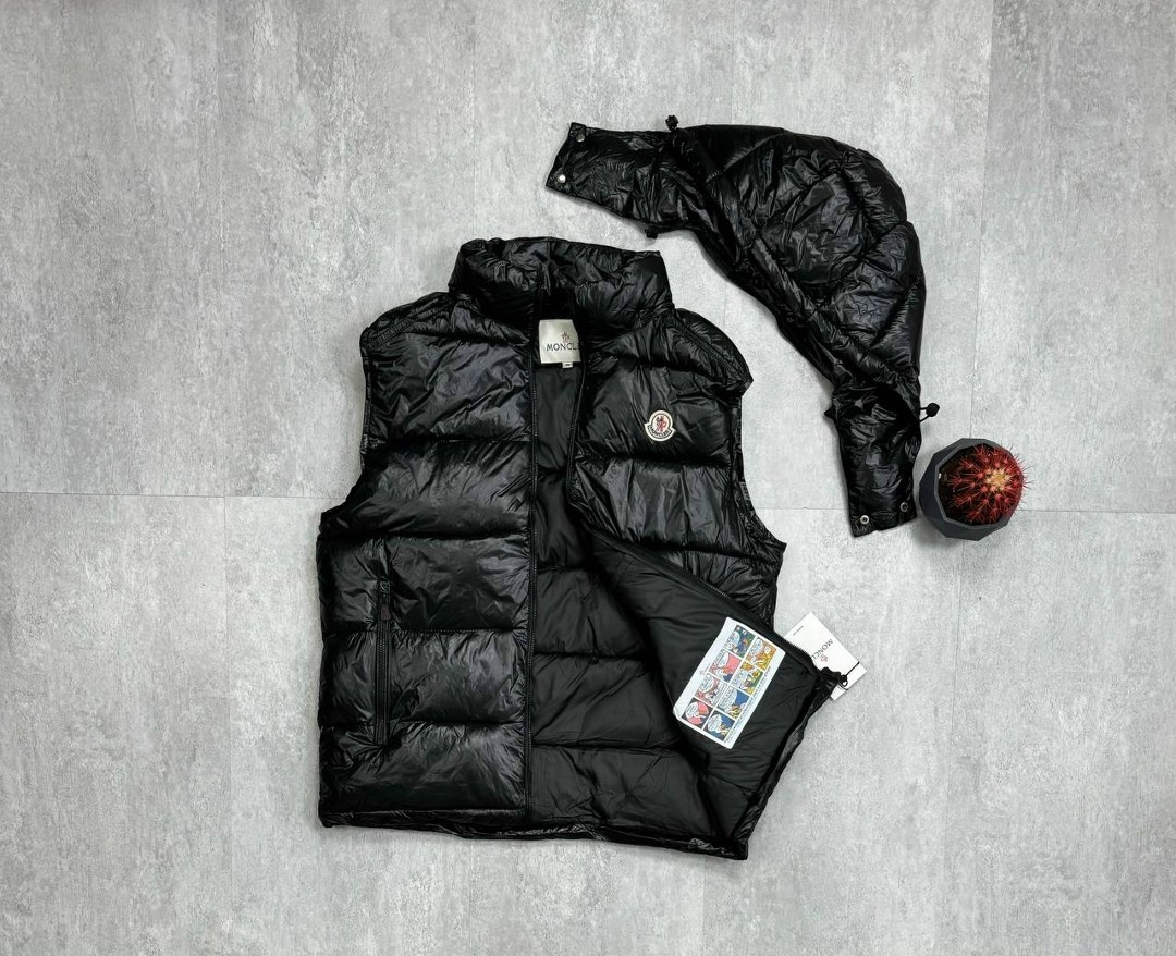 жилетка moncler,жилет монклер мужской,жилет moncler,жилетка moncler черная утепленная c капюшоном,жилетка монклер