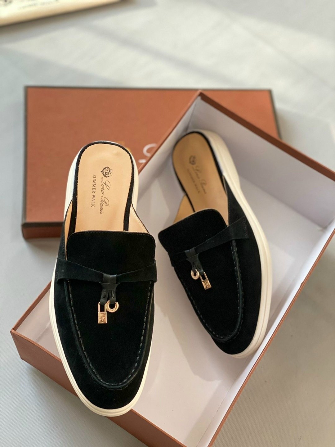 ,мюли loro piana,лоферы loro piana,лоферы женские loro piana,замшевые мюли