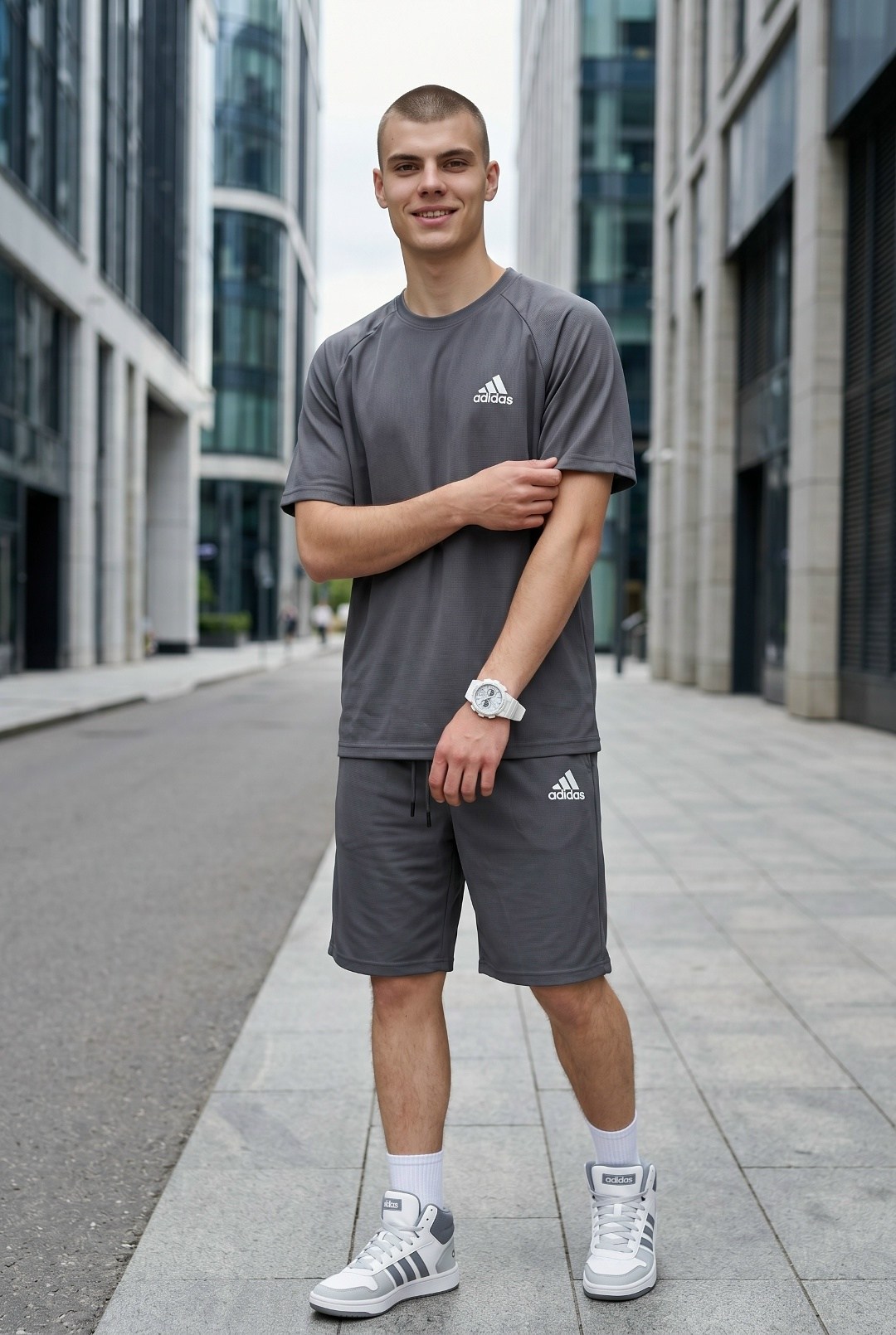 комплект одежды adidas,костюмы спортивный adidas,костюм спортивный мужской,комплект футболок adidas,спортивные костюм