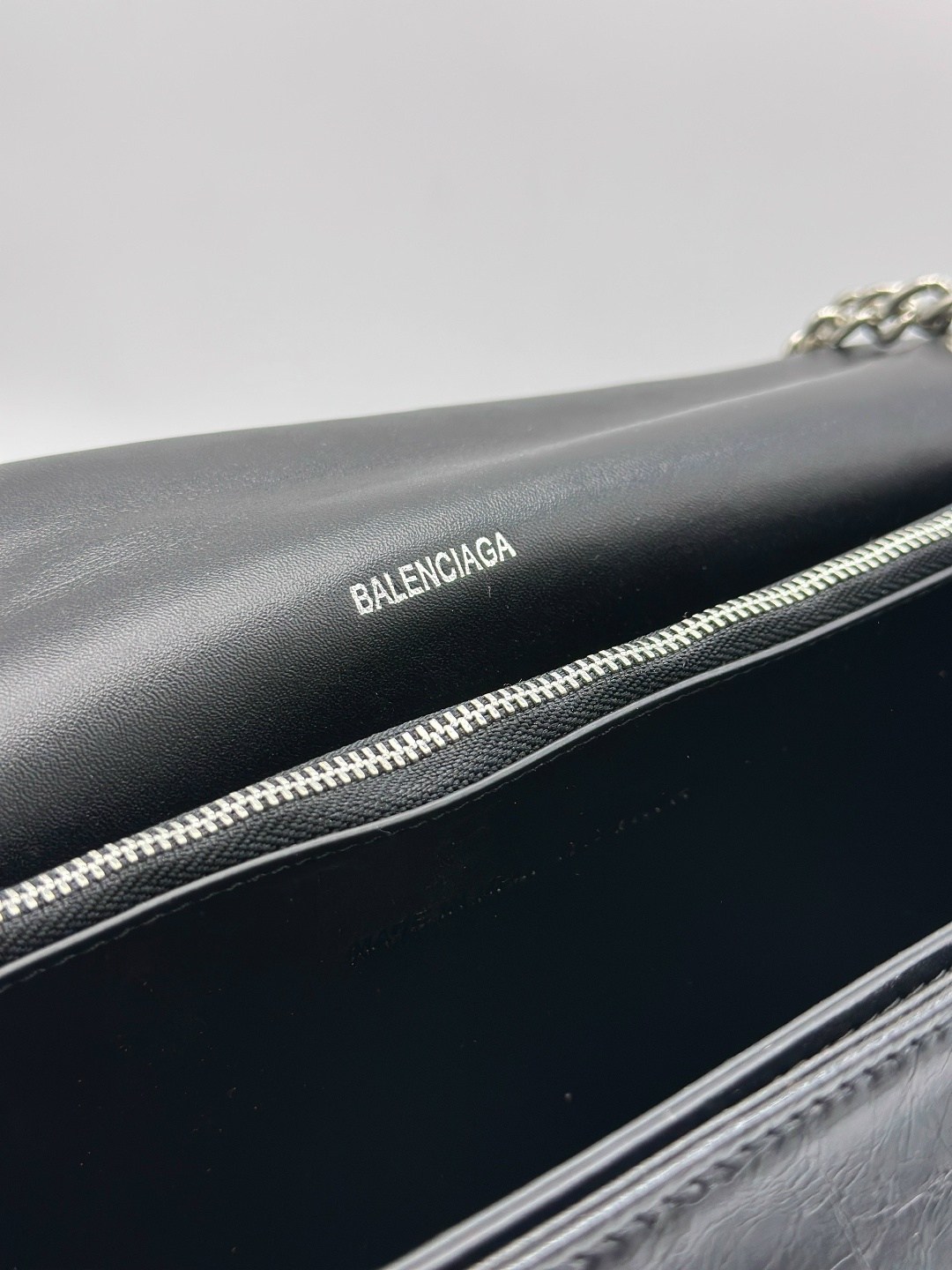 сумка balenciaga 30х16 натуральная кожа,сумка баленсиага багет,сумка crush medium chain bag 'black' balenciaga,сумка женская balenciaga,сумка balenciaga 30х16 натуральная кожа реплика